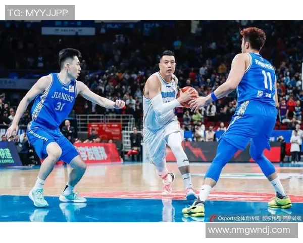 杨强谈篮球人生:从青涩少年到职业球员的成长之路 杨强谈篮球人生:从青涩少年到职业球员的成长之路