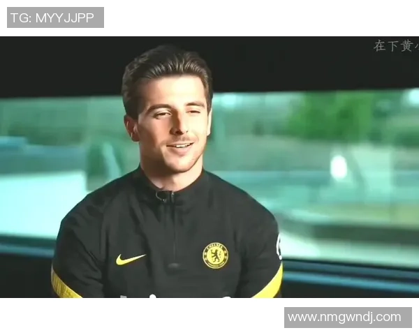 猜猜这位足球明星是谁他在绿茵场上的传奇故事与辉煌成就